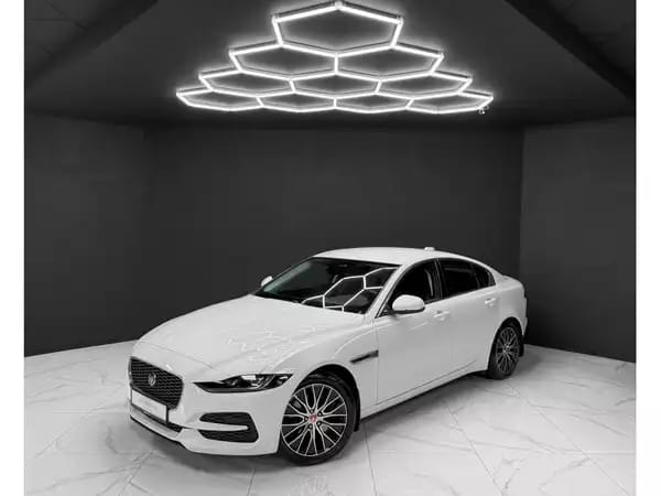 Jaguar XE P300 AWD HSE - Photo 1
