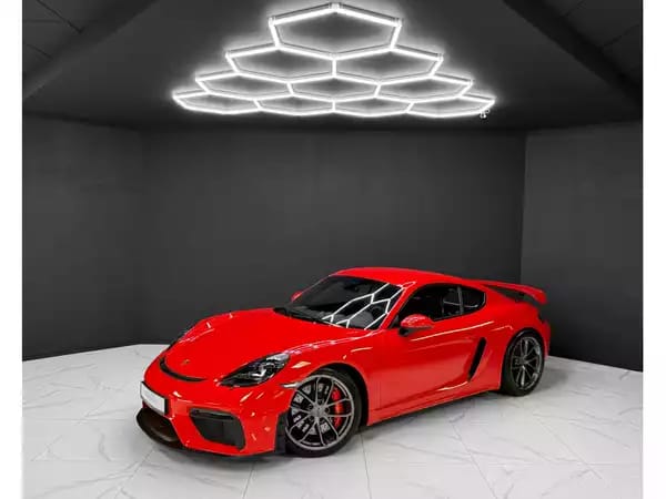 Porsche 718 Cayman GT4 - Photo 1