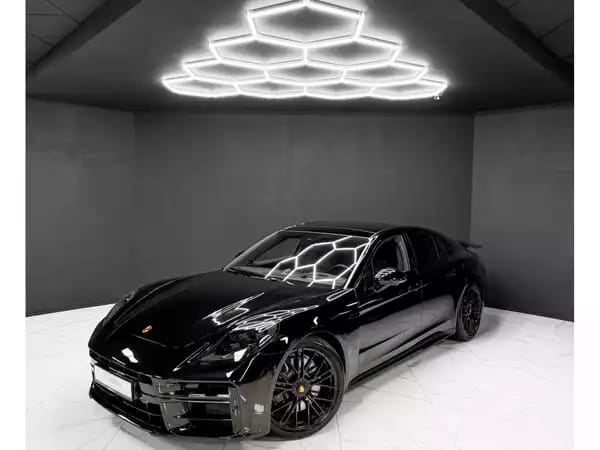 Porsche Panamera 4.0 V8 GTS / 5 SEATS / FULL - Photo 1
