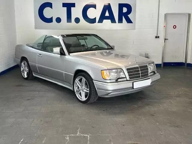 Mercedes-Benz E 320 AMG Line - Photo 1