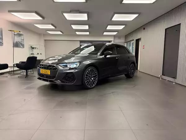 Audi S3 Sportback TFSI 333 CH / 245 kW S tronic quattro - Photo 1