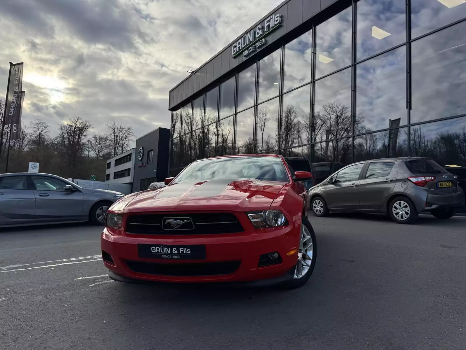 Ford Mustang V6 COUPE - Photo 1
