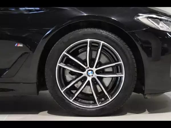 BMW 520 d xDrive PACK M 2023 - Photo 3