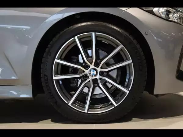 BMW 318 i 2024 pack M - Photo 3