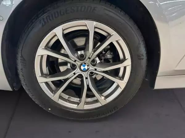 BMW 318 318I TOURING // 2024 - Photo 3