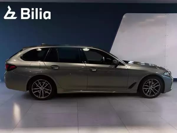 BMW 520 d xDrive PACK M / 2023 - Photo 2