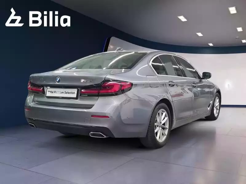 BMW 520 520i Berline - Photo 1