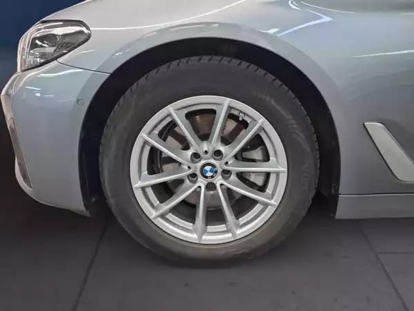 BMW 520 520i Berline - Photo 3
