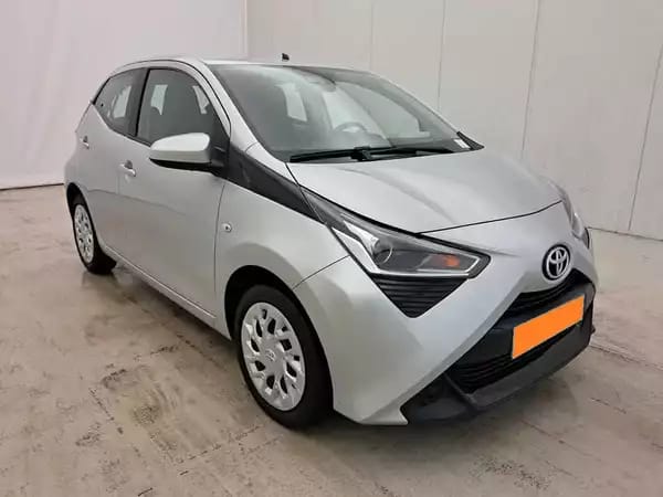 Toyota Aygo 1.0 VVT-i X-Play - Photo 1