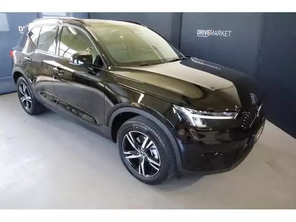 Volvo XC40 Plus - Photo 1