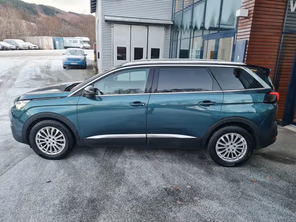 Peugeot 5008 - Photo 1