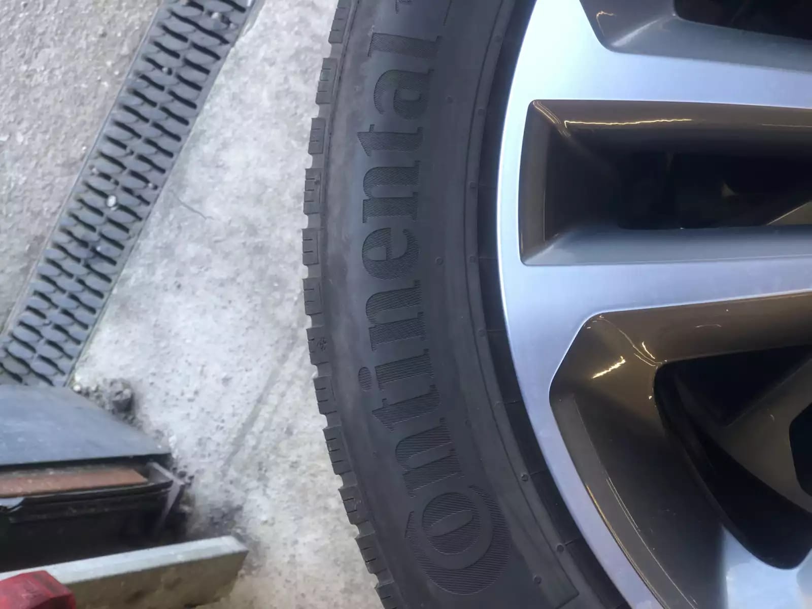 Jantes alu + Pneus hiver 19 255/55 R19 111V - Photo 1