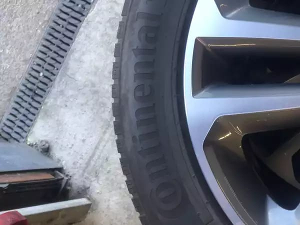 Jantes alu + Pneus hiver 19 255/55 R19 111V - Photo 2