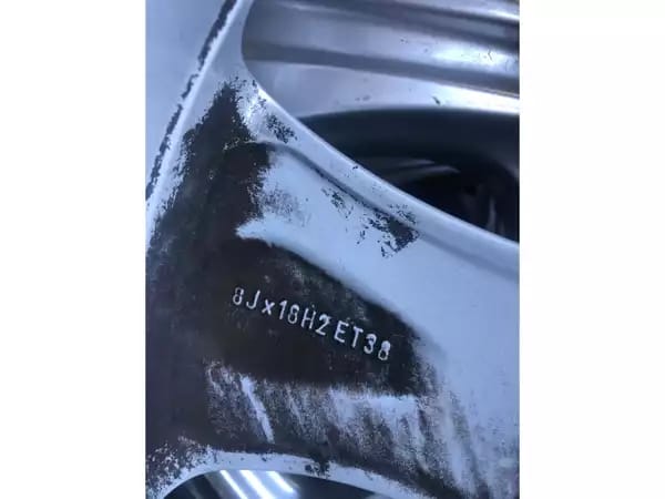 Jantes alu + Pneus hiver 18 235/60 R18 107H - Photo 3