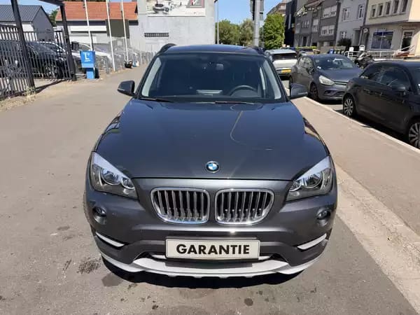 BMW X1 18dA 143 X-line X-drive - Photo 2