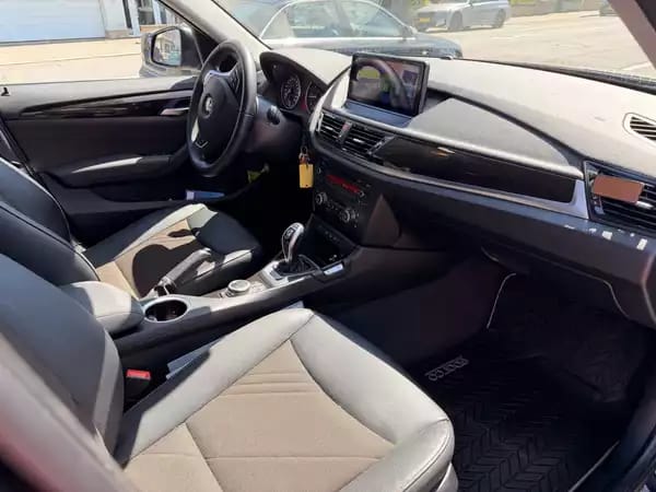 BMW X1 18dA 143 X-line X-drive - Photo 2
