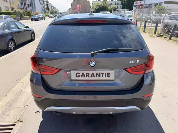 BMW X1 18dA 143 X-line X-drive - Photo 3