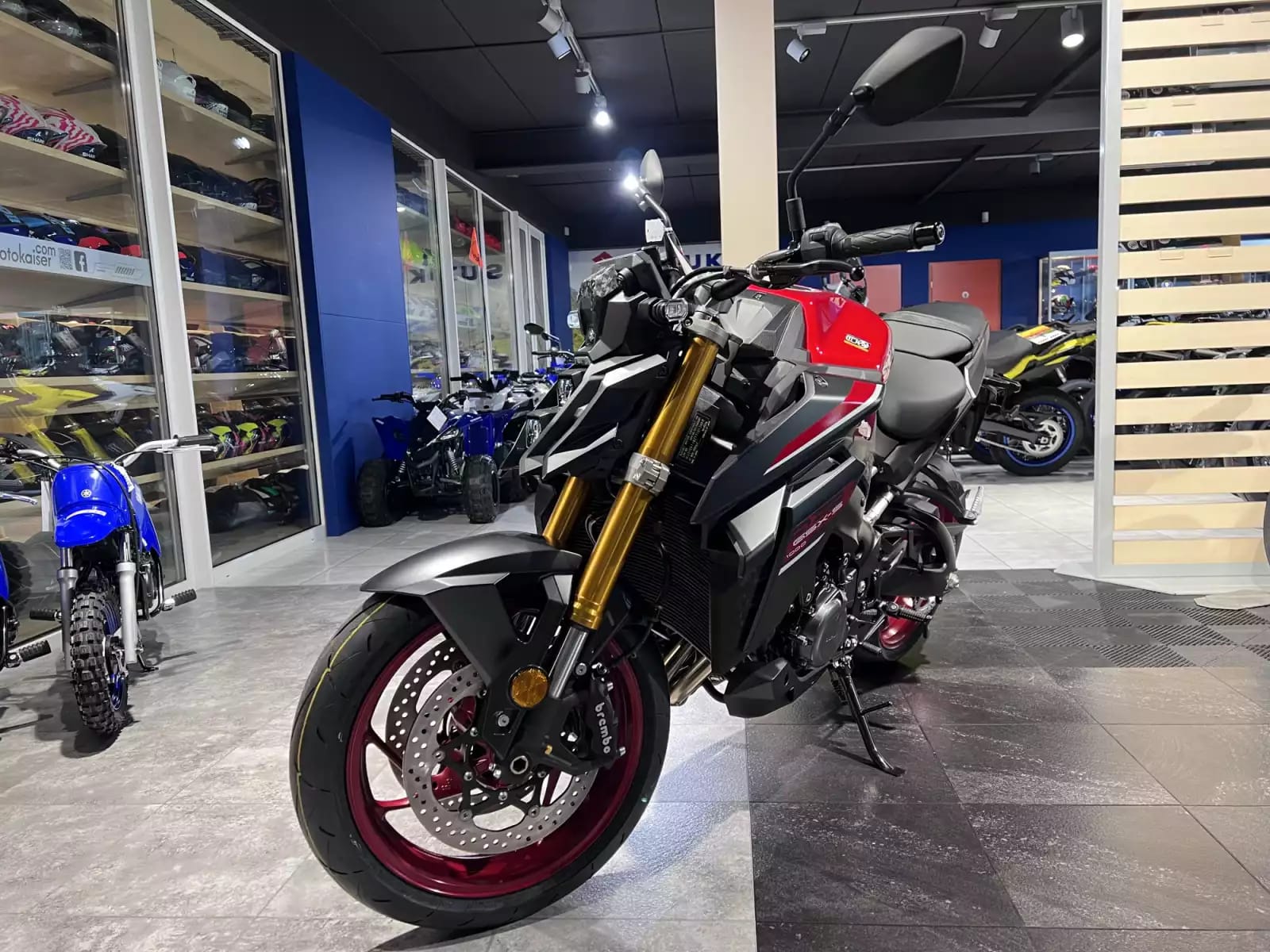 Suzuki GSX-S 1000 - Photo 1