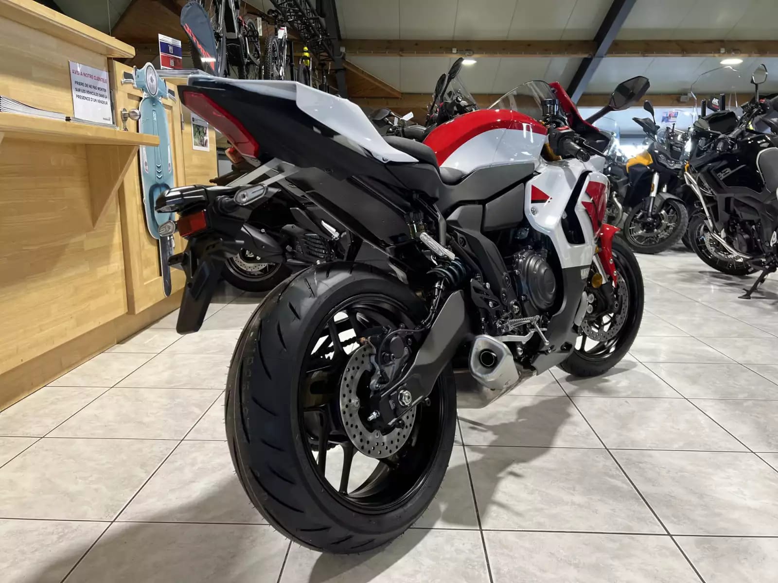 Yamaha R7 70 TH - Photo 1