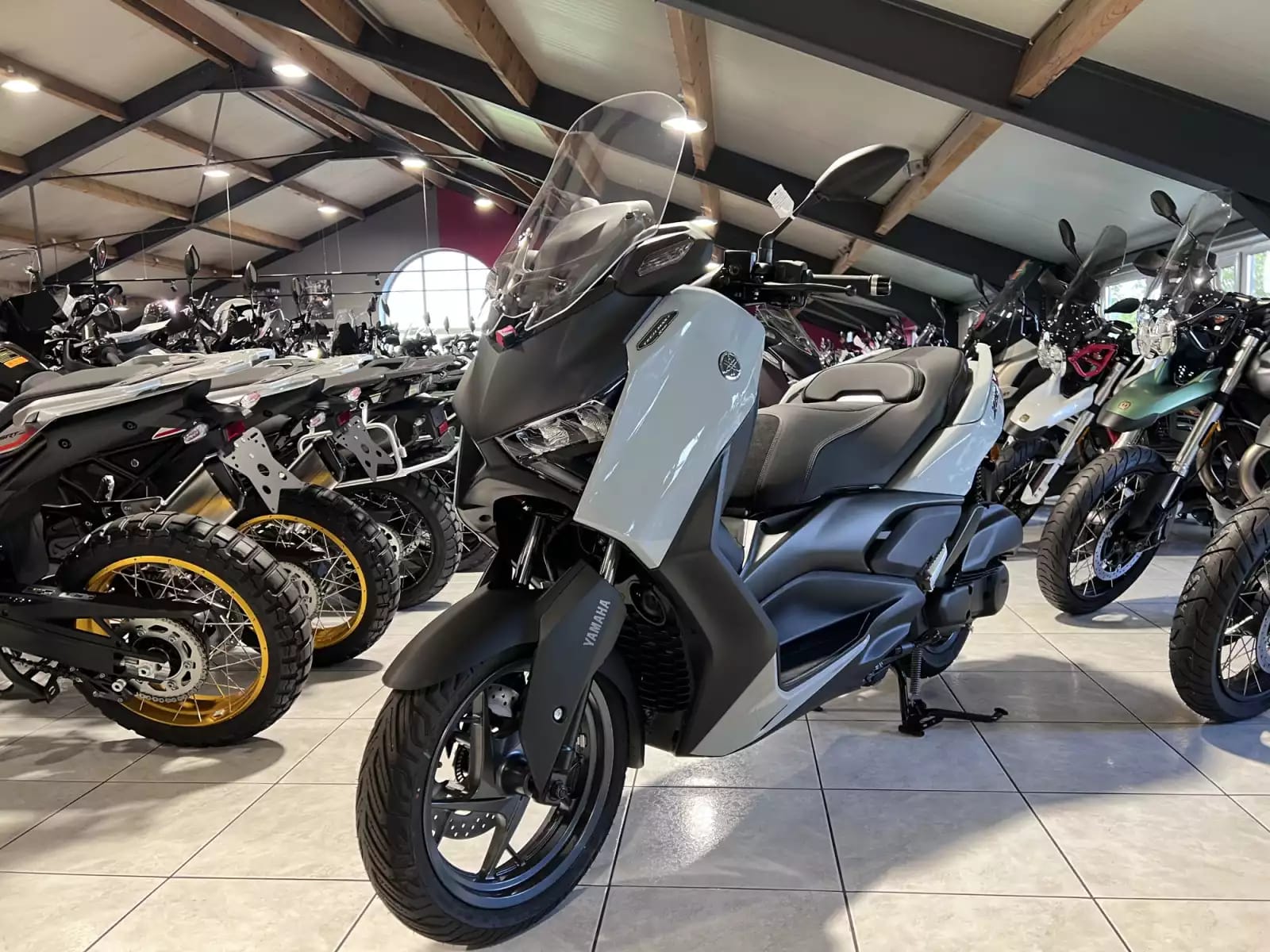 Yamaha X-Max 125 TECH MAX + - Photo 1