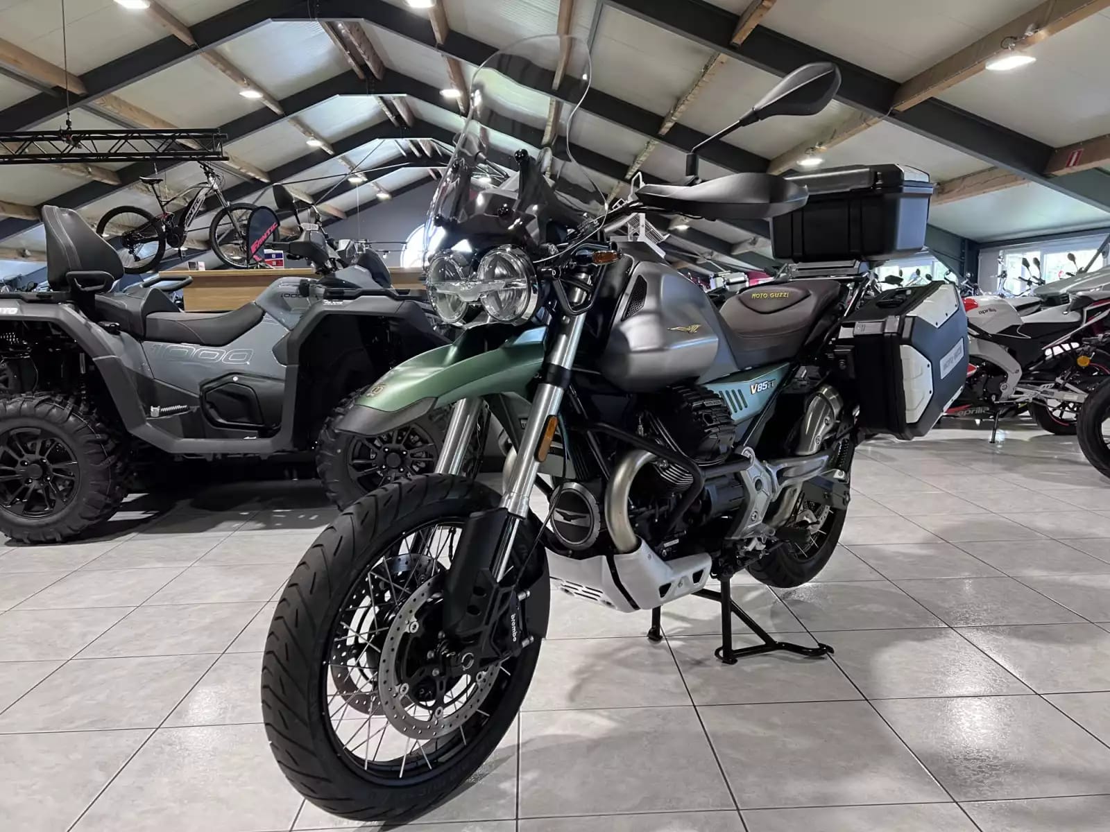 Moto Guzzi V 85 TT CENTENARIO - Photo 1