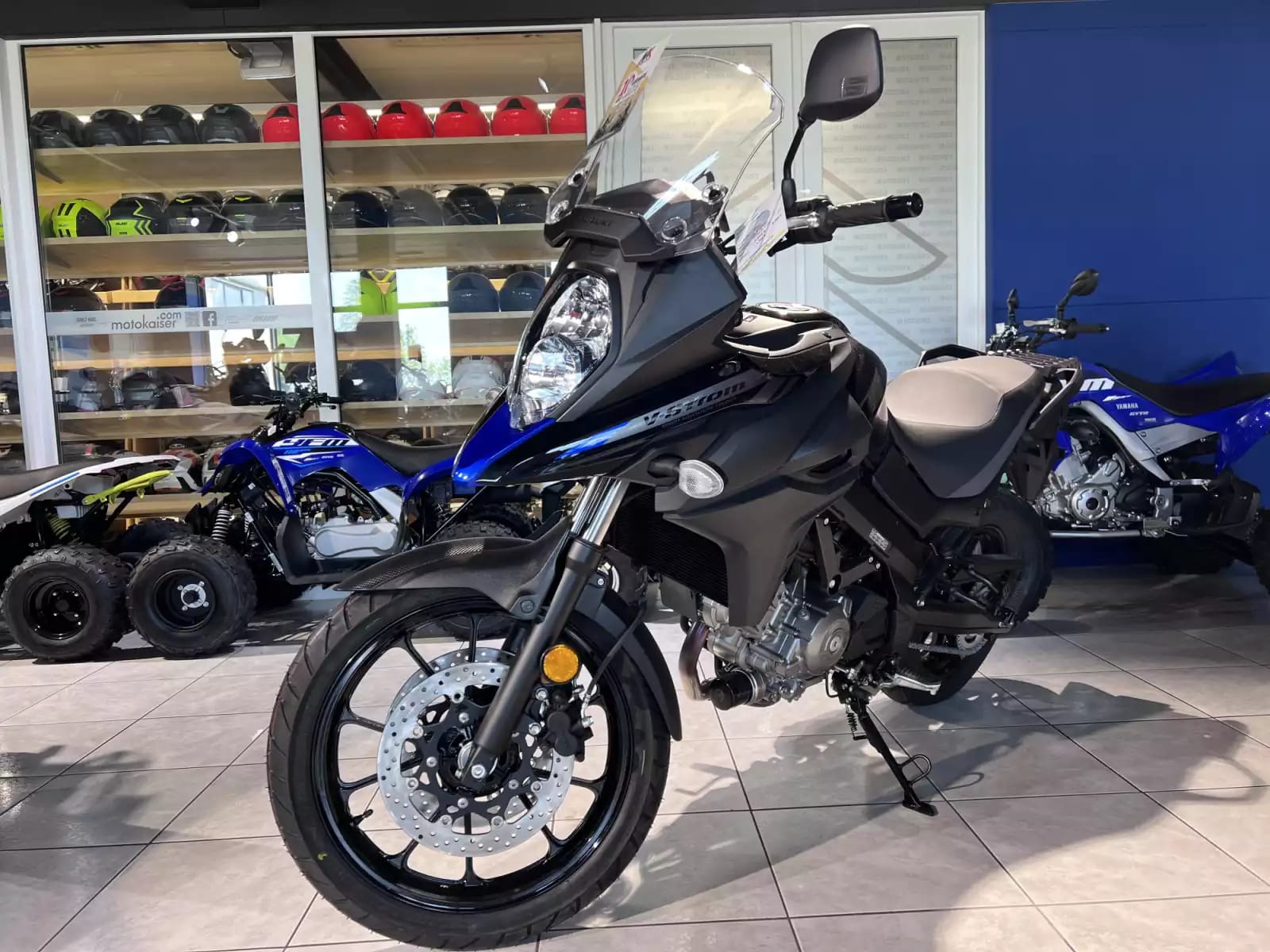 Suzuki V-Strom 650 - Photo 1
