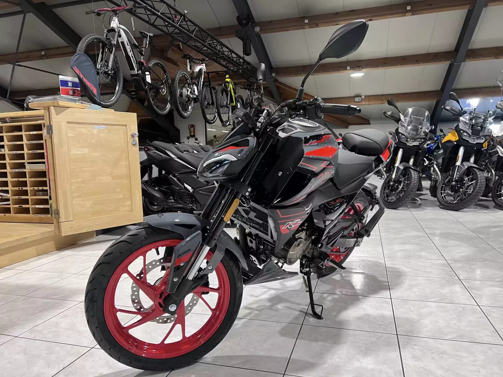 KL Motorcycle Duel 125 ABS - Photo 1
