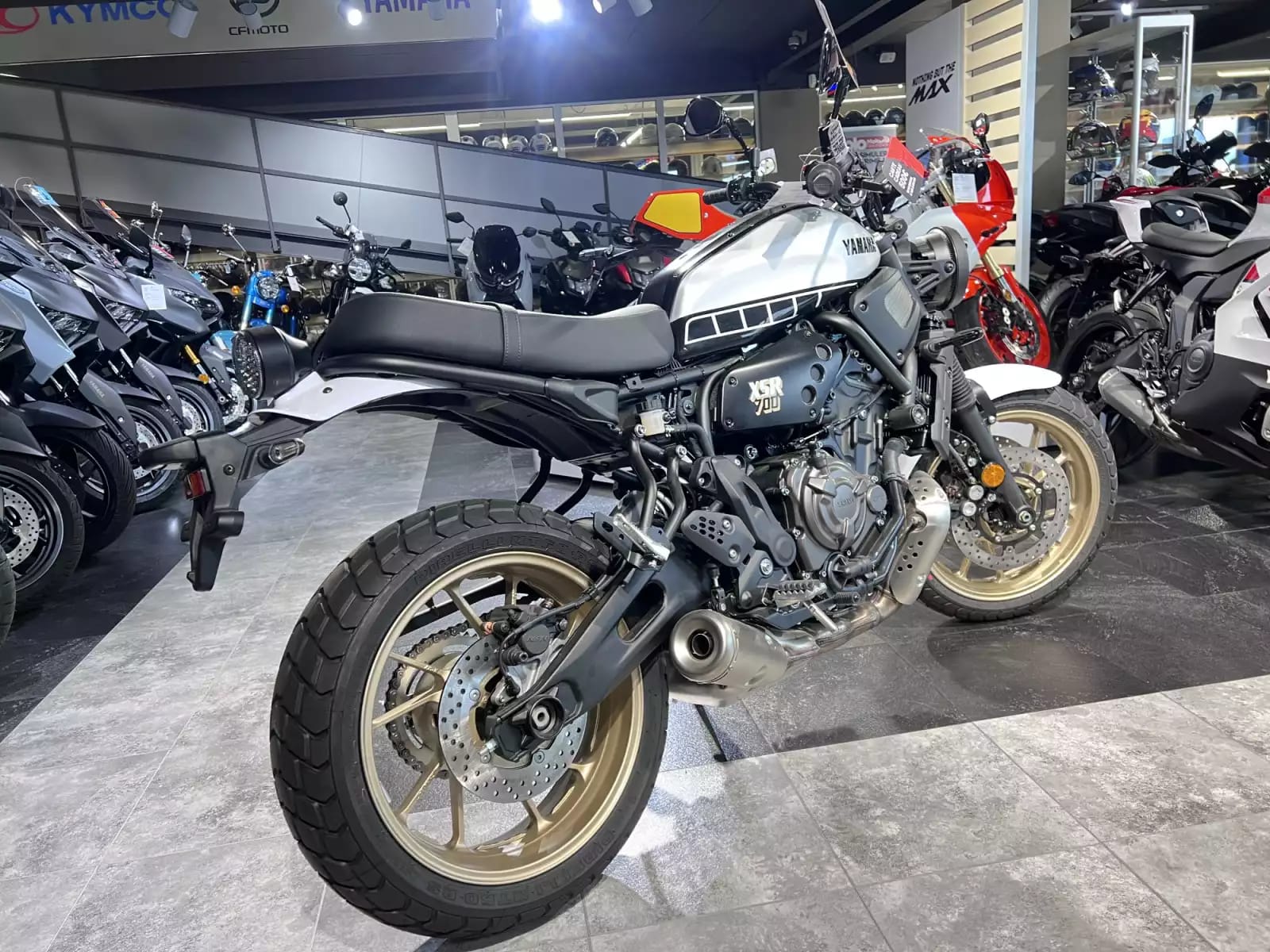 Yamaha XSR 700 LEGACY - Photo 1