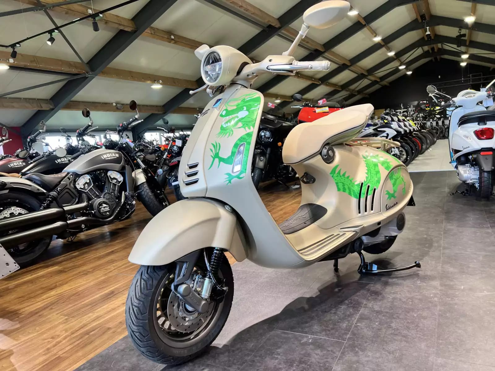 Vespa 946 DRAGON - Photo 1