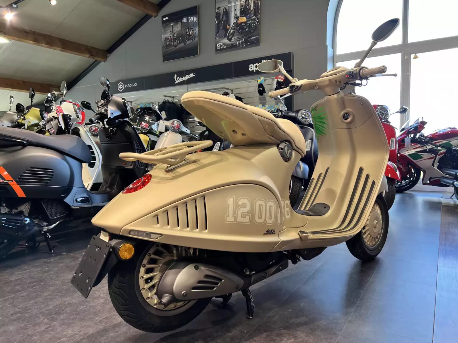 Vespa 946 DRAGON - Photo 1
