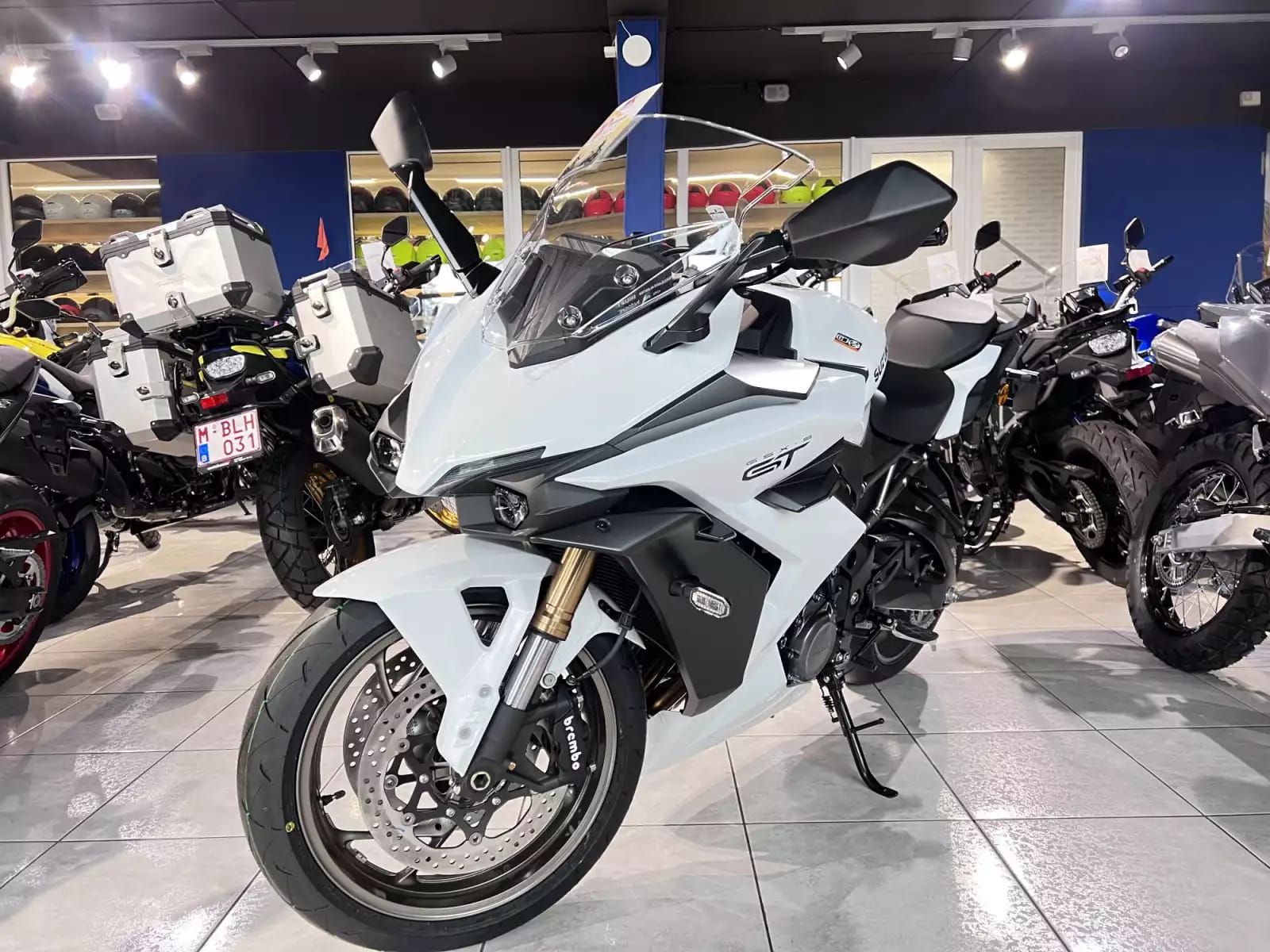Suzuki GSX-S 1000GT - Photo 1