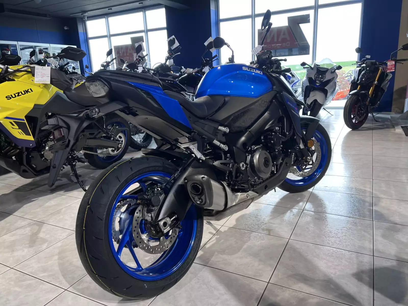 Suzuki GSX-S 1000 - Photo 1