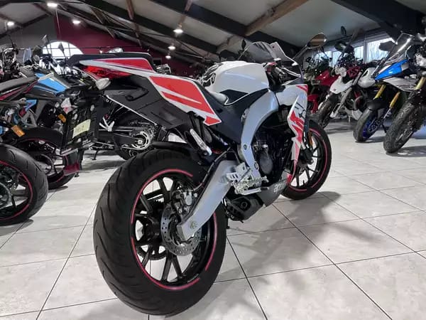 Aprilia RS 125 - Photo 2