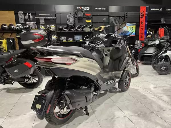 Piaggio MP3 530 - Photo 2