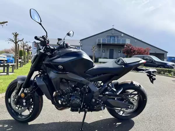 Yamaha MT-09 - Photo 2