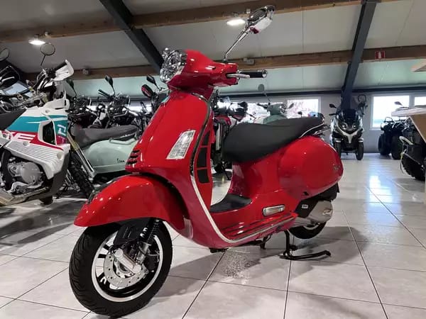 Vespa GTS Super Sport 125 - Photo 2