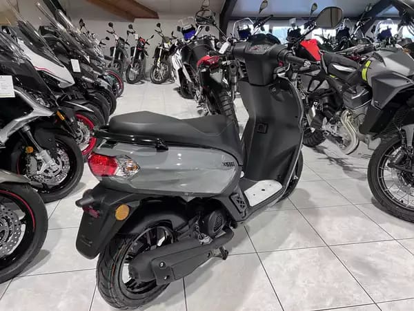 Peugeot Kisbee CL A 25 km/h Meteor Grey - Photo 2