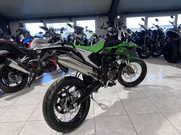KL Motorcycle KXE Motard 125 SM ABS - Photo 2