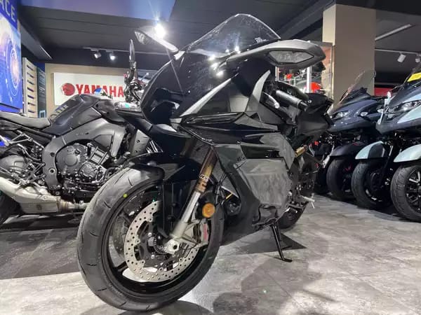 Yamaha R9 - Photo 2