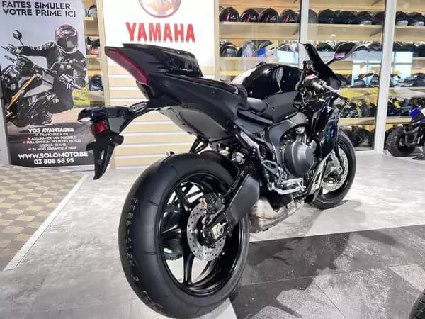 Yamaha R9 - Photo 2