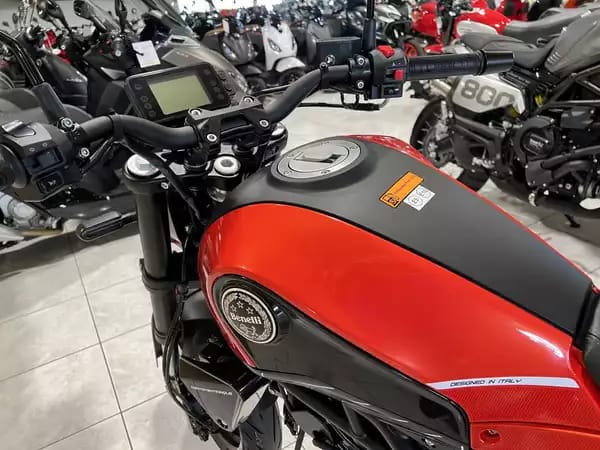 Benelli Leoncino 125 - Photo 2