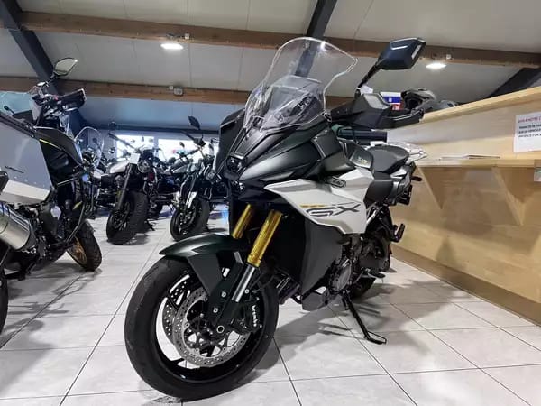 Suzuki GSX-S 1000GX - Photo 2