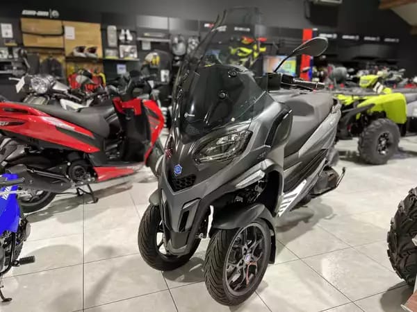 Piaggio MP3 530 - Photo 3
