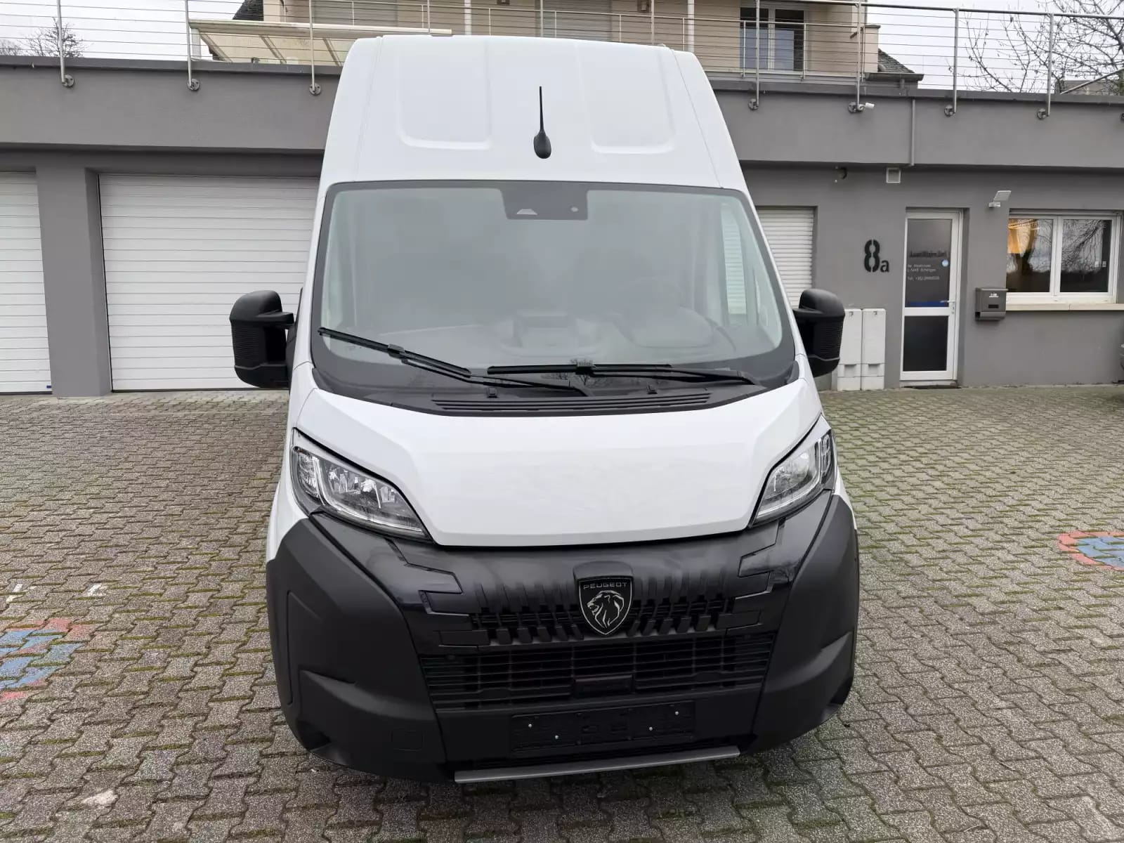Peugeot Boxer 2.2 BlueHDI EAT8 190 L4H3 335 - Photo 1