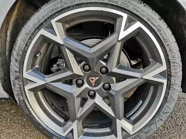 Cupra Leon 2.0 TSi DSG 333 4DRIVE - Photo 2