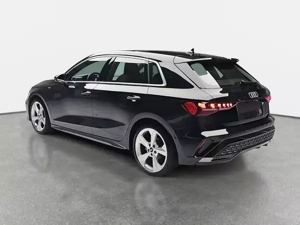 Audi A3 35 TFSi 150 Sportback S-tronic - Photo 3