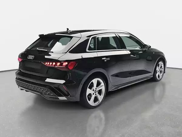 Audi A3 35 TFSi 150 Sportback S-tronic - Photo 3