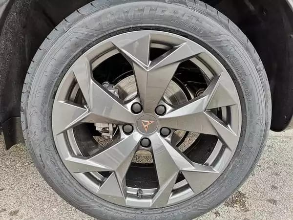 Cupra Formentor 1.5 eTSi DSG 150 - Photo 2