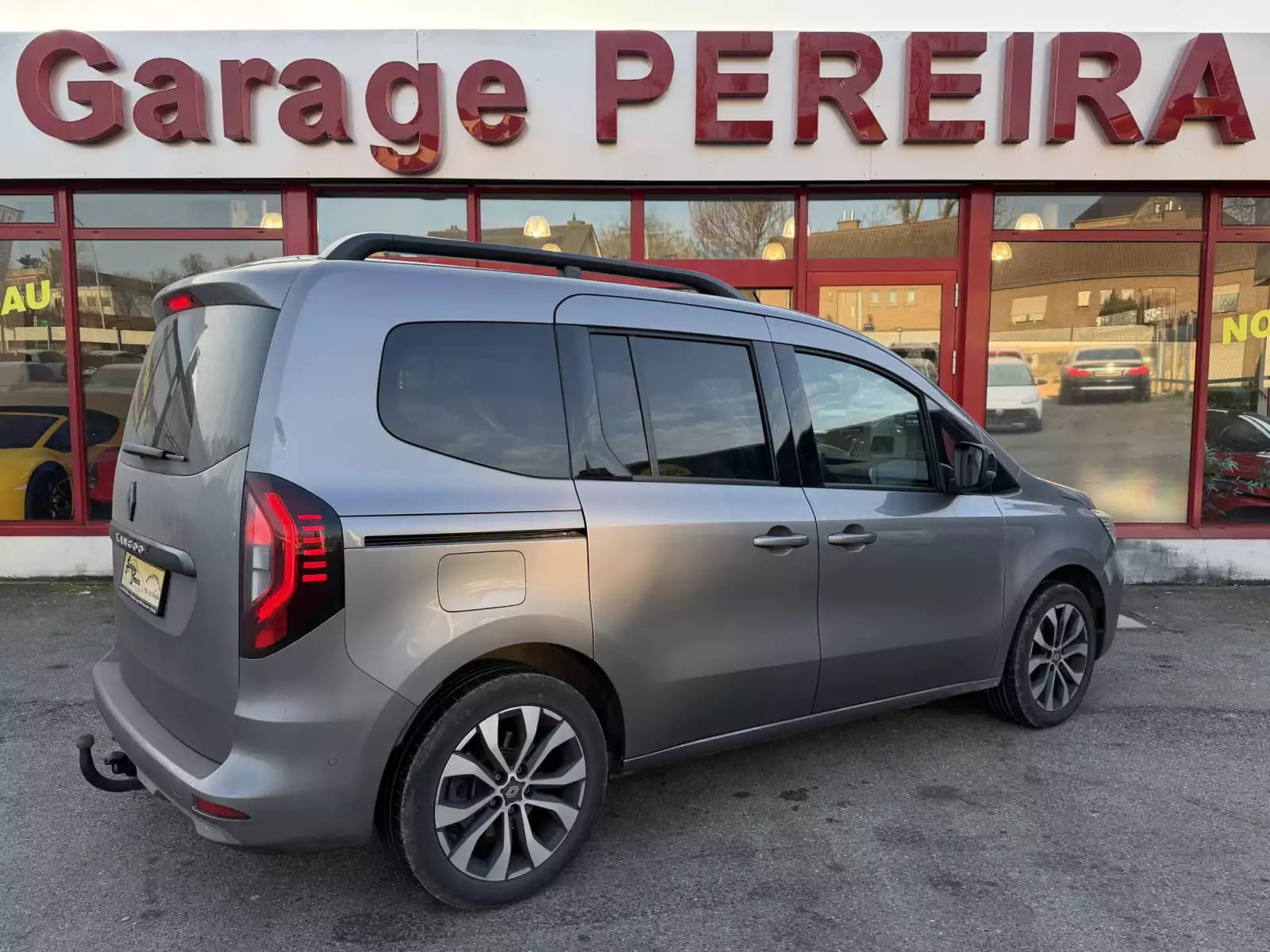 Renault Kangoo 1.3 TCe 130 EDC TECHNO AHK CAMERA LED NAVI 5 SITZE 1 HAND - Photo 1