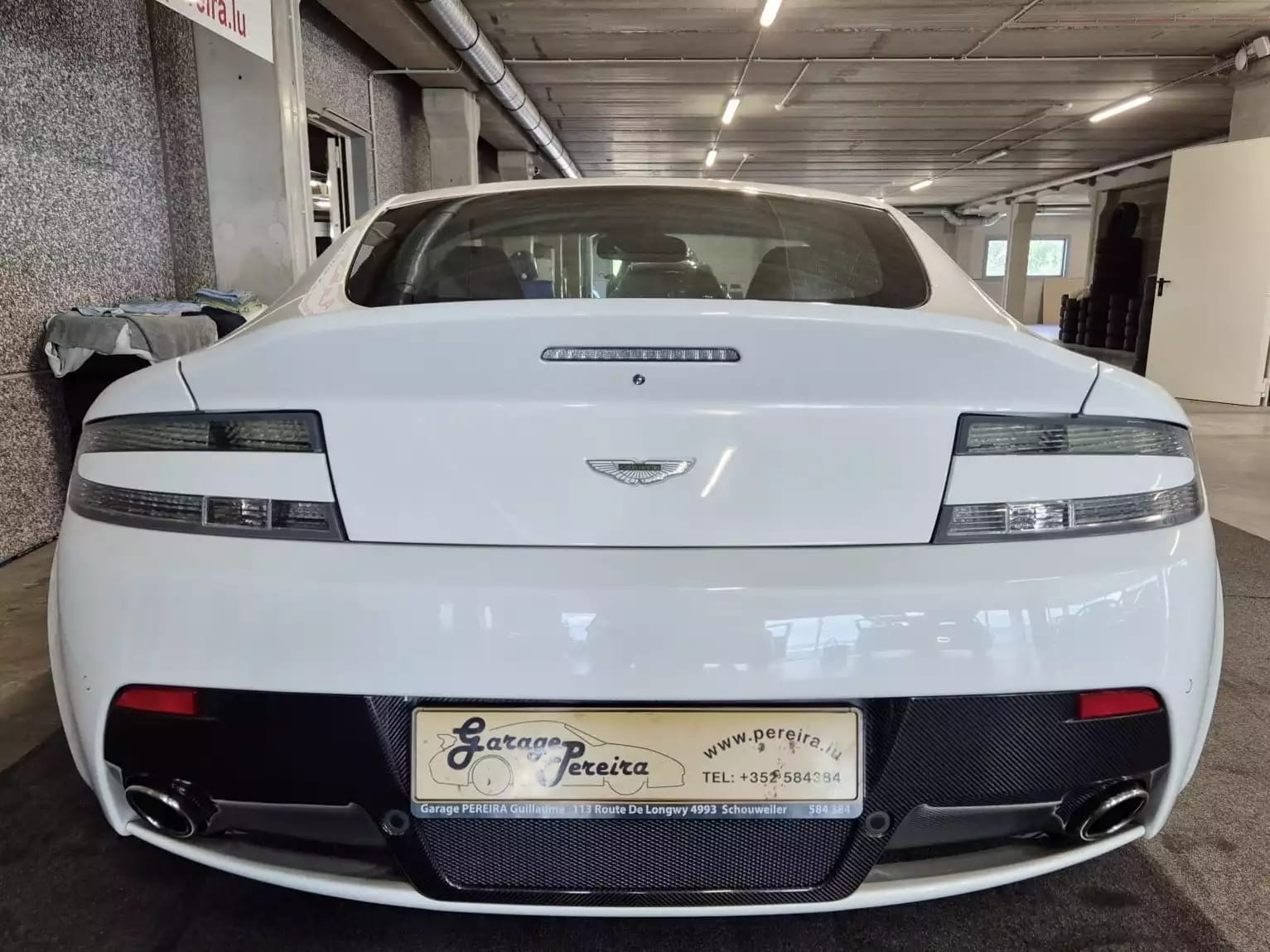 Aston Martin V8 Vantage EUROPA CARBON CUIR NAVI - Photo 1